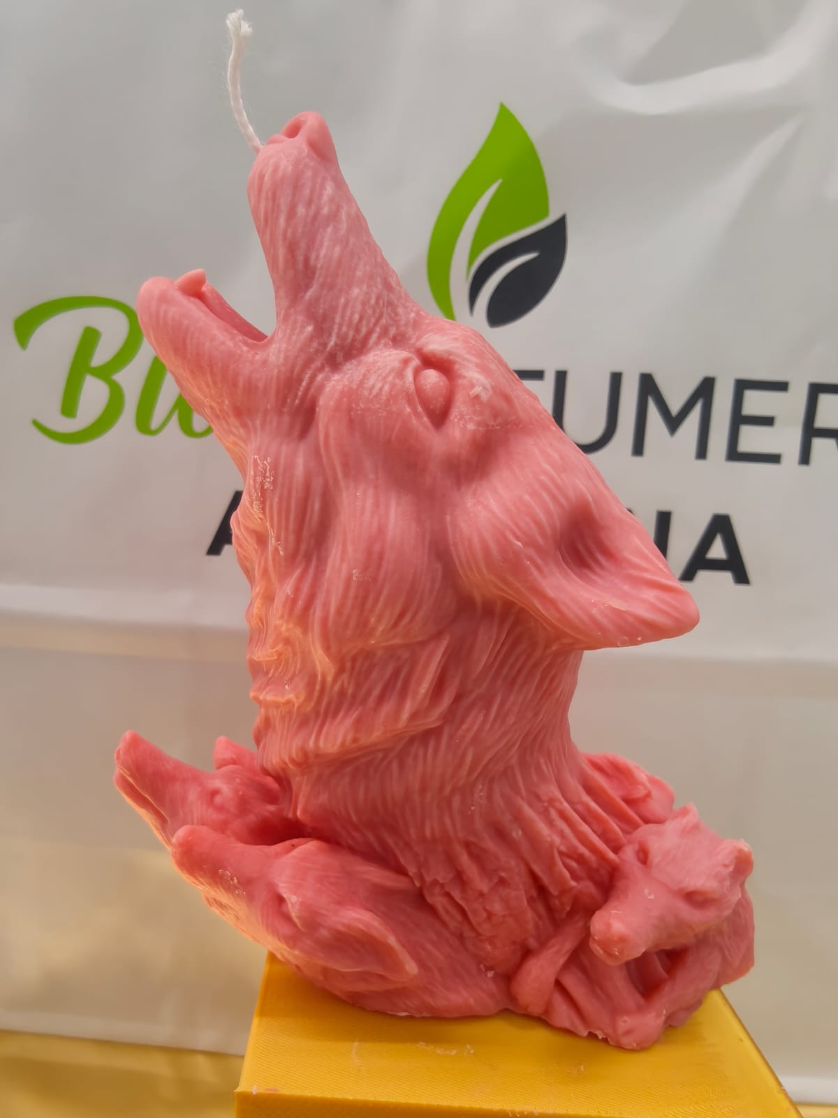 Candela a forma di lupo